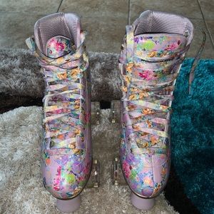 Preowned 4 wheels roller skates size 10